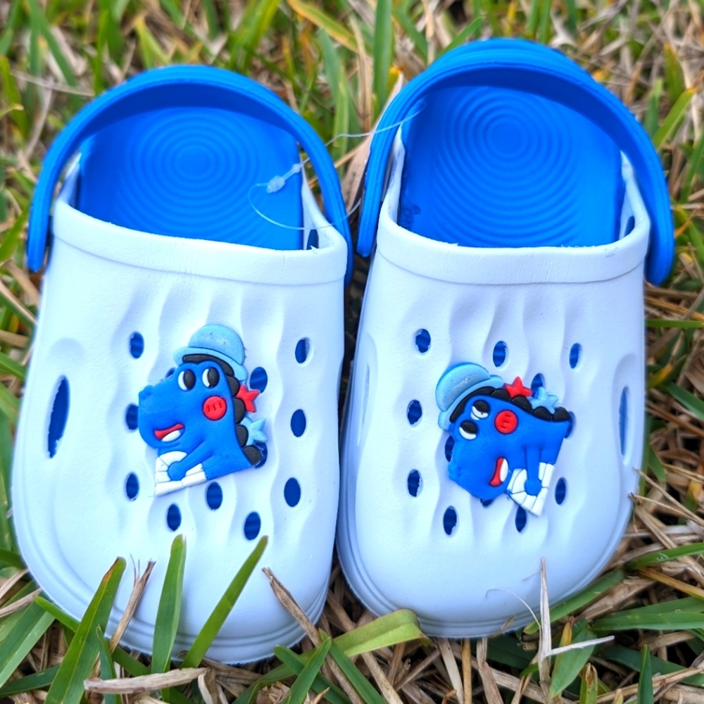 NWT Kids Clogs in sizes 12M to 3/4, Durable and Long-lasting, Alligator